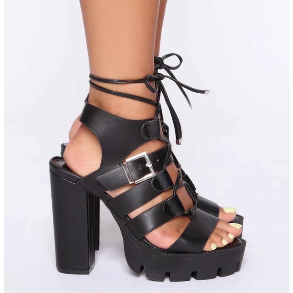 Shoes - Picture 3 of 4